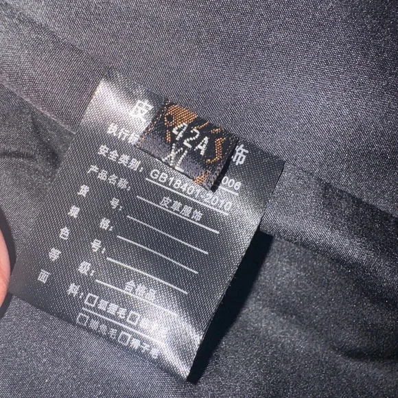 Elegant Gray Fox Fur Jacket - Picture 6 of 11